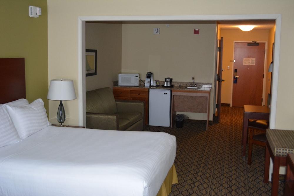Holiday Inn Express Hotel & Suites Lancaster Ngoại thất bức ảnh