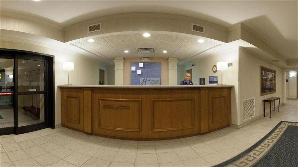 Holiday Inn Express Hotel & Suites Lancaster Ngoại thất bức ảnh
