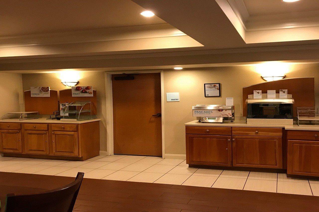 Holiday Inn Express Hotel & Suites Lancaster Ngoại thất bức ảnh