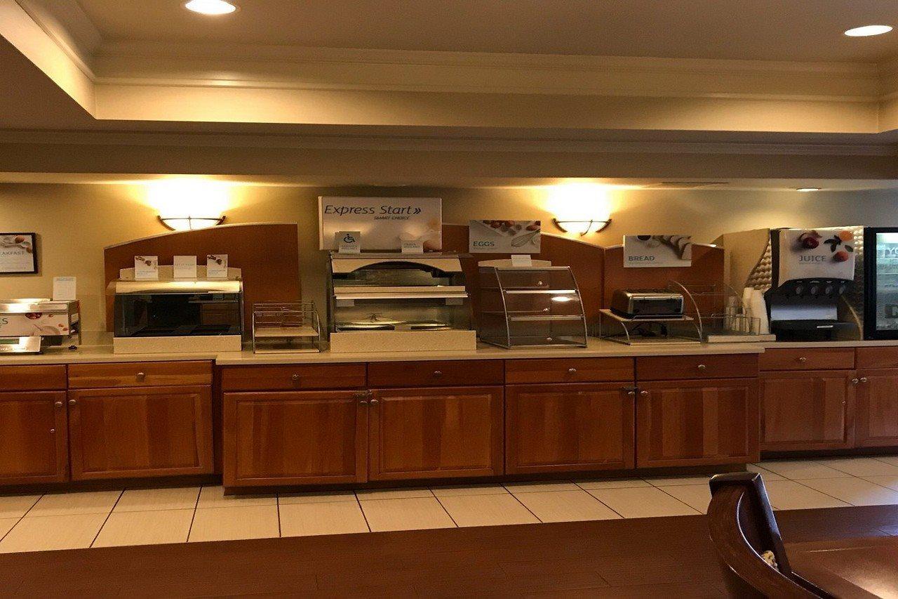 Holiday Inn Express Hotel & Suites Lancaster Ngoại thất bức ảnh