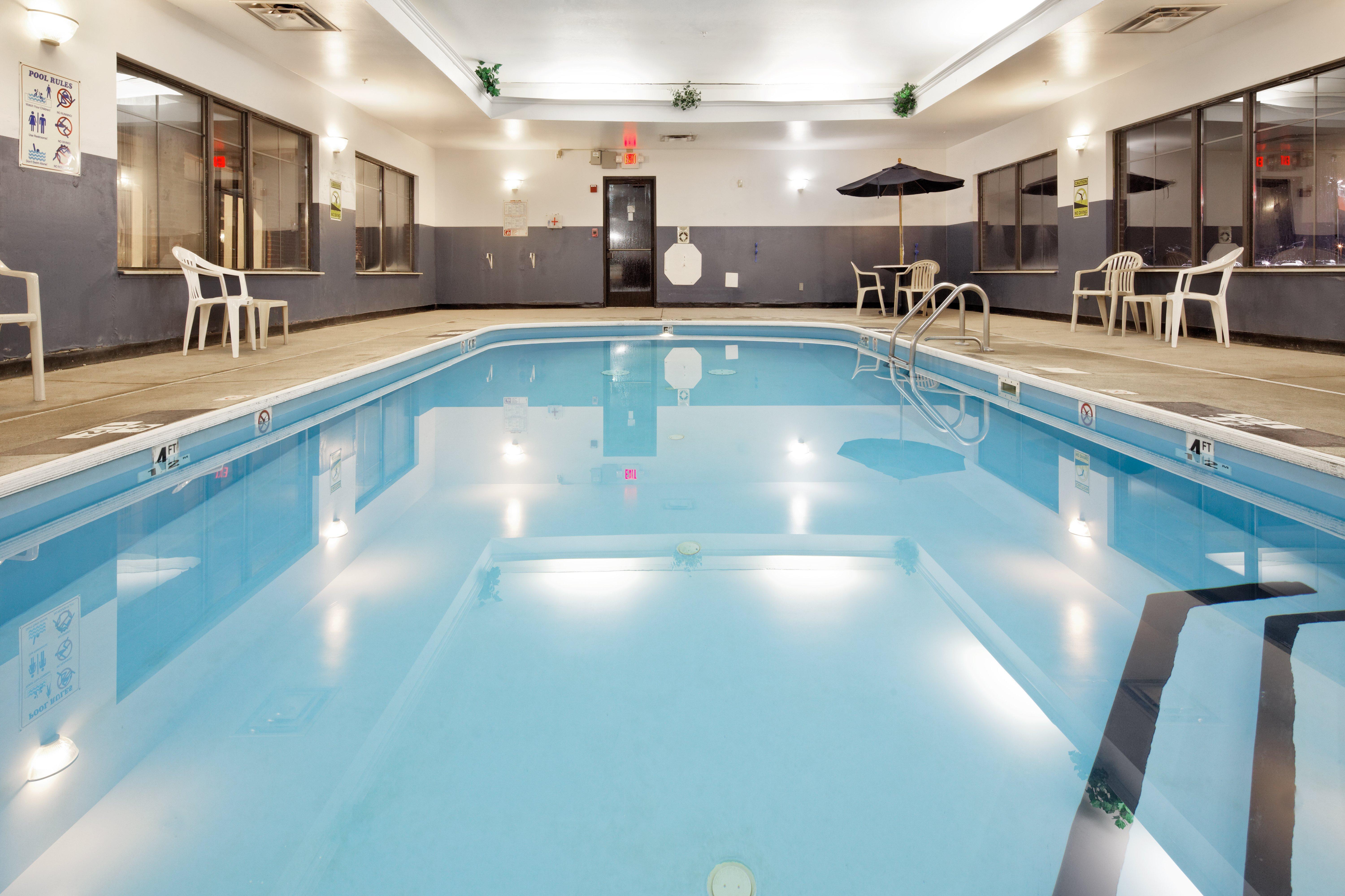 Holiday Inn Express Hotel & Suites Lancaster Ngoại thất bức ảnh