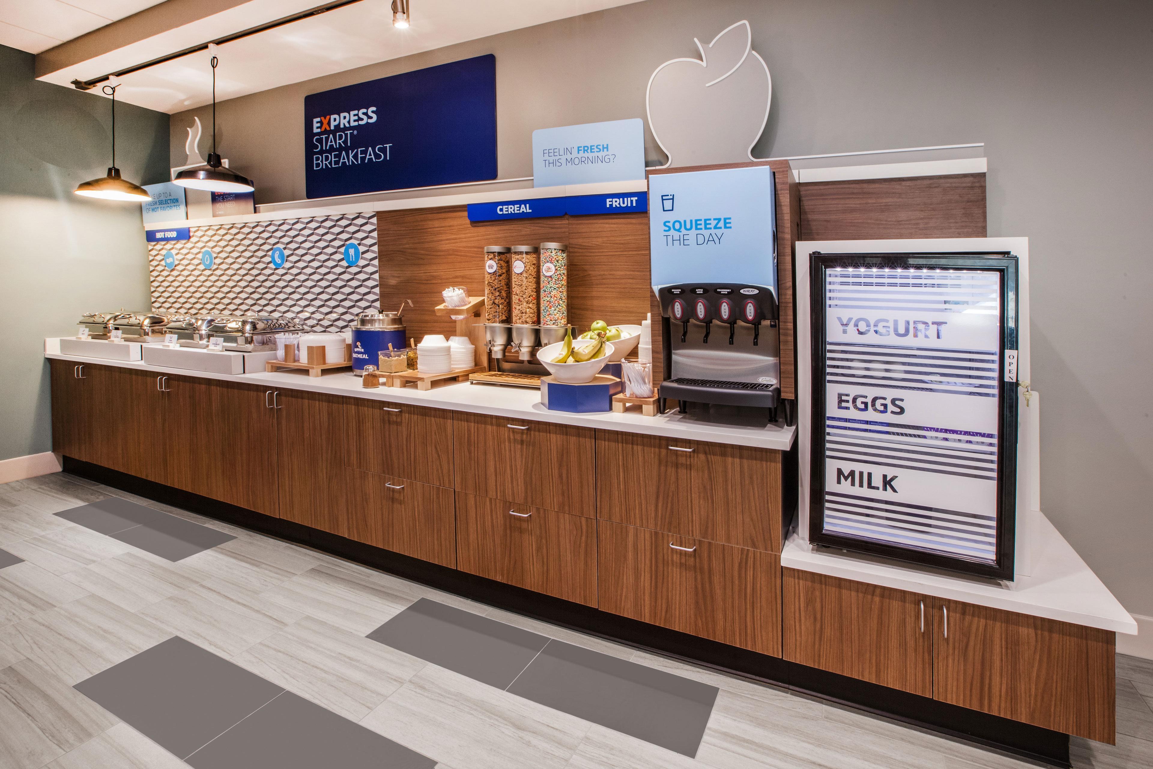 Holiday Inn Express Hotel & Suites Lancaster Ngoại thất bức ảnh