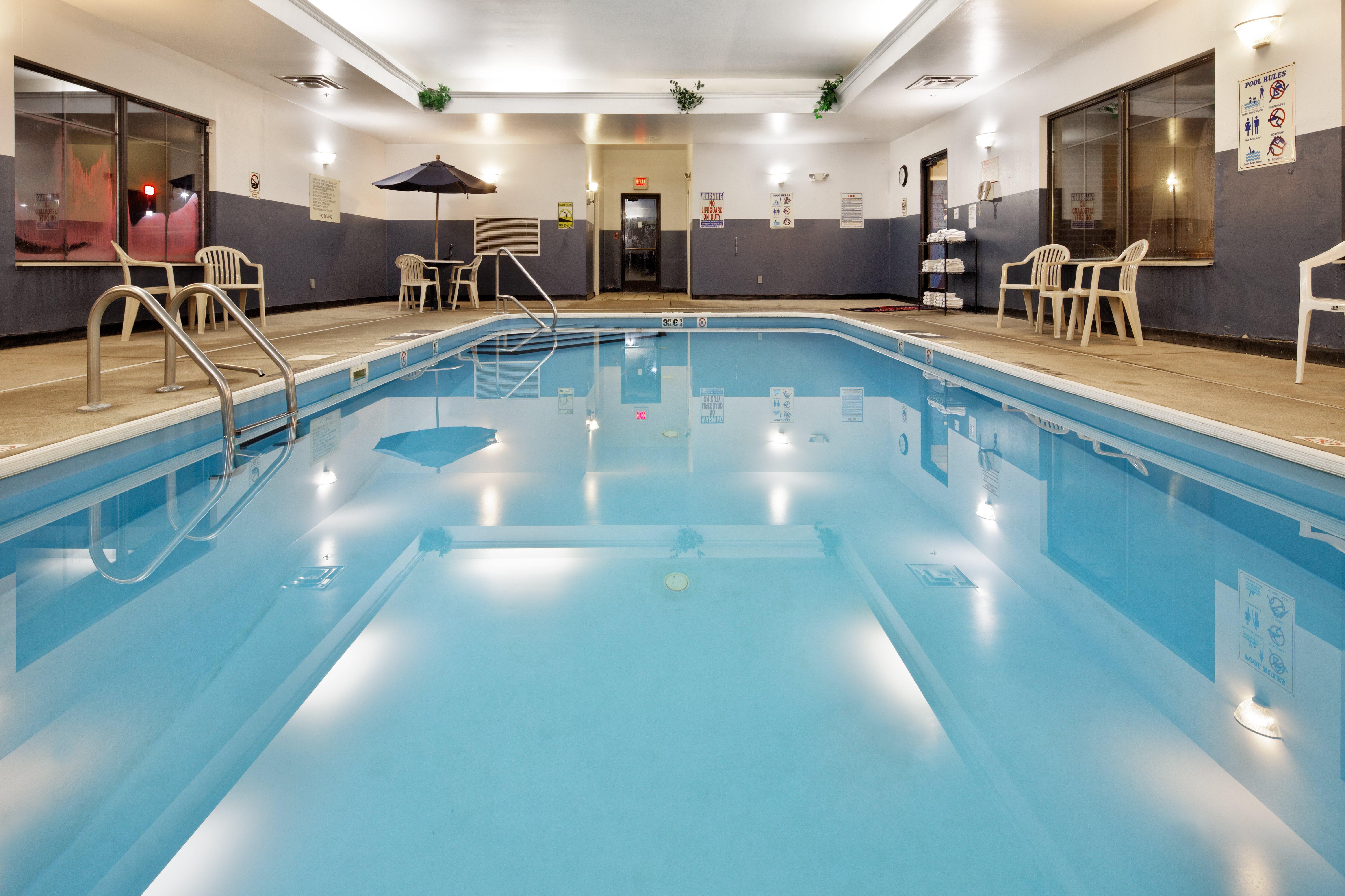 Holiday Inn Express Hotel & Suites Lancaster Ngoại thất bức ảnh