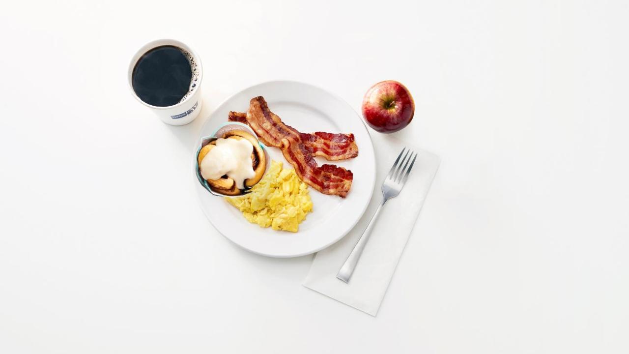 Holiday Inn Express Hotel & Suites Lancaster Ngoại thất bức ảnh